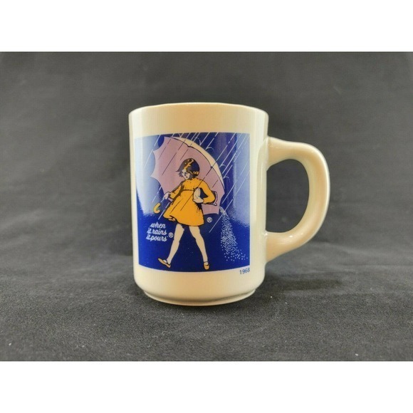 Salt Morton Coffee Mug‎ Rains Pours Girl Cup and Creamer 1968 Vintage Japan - Picture 2 of 12